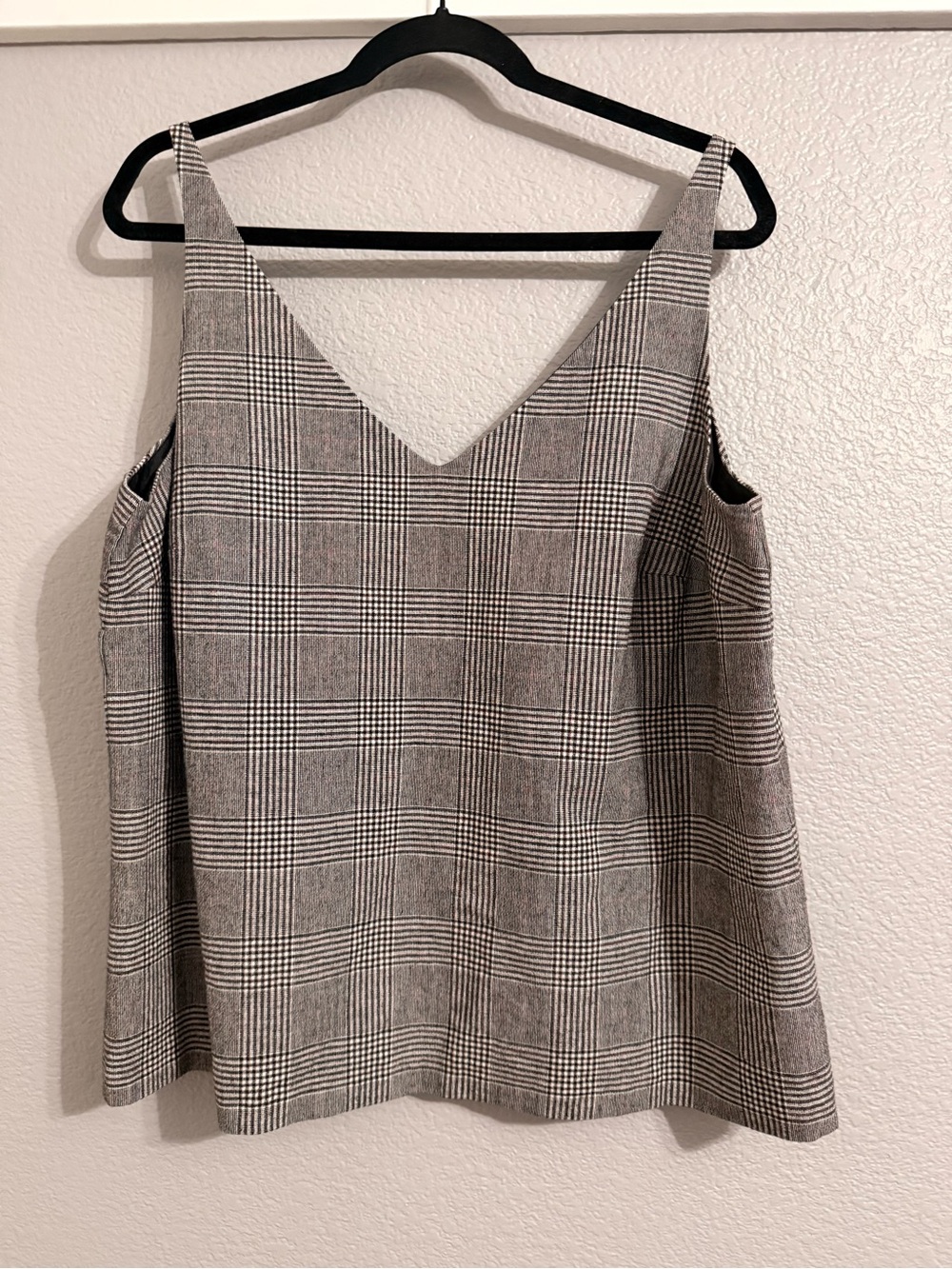 Banana Republic Gray Plaid V-Neck Sleeveless Camisole
